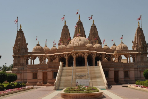 mumbai-to-surat-road-trip-rent-a-cab